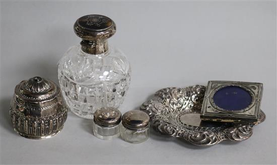 A silver and tortoiseshell lidded scent bottle, Victorian silver lidded jar, pin dish and three other items.